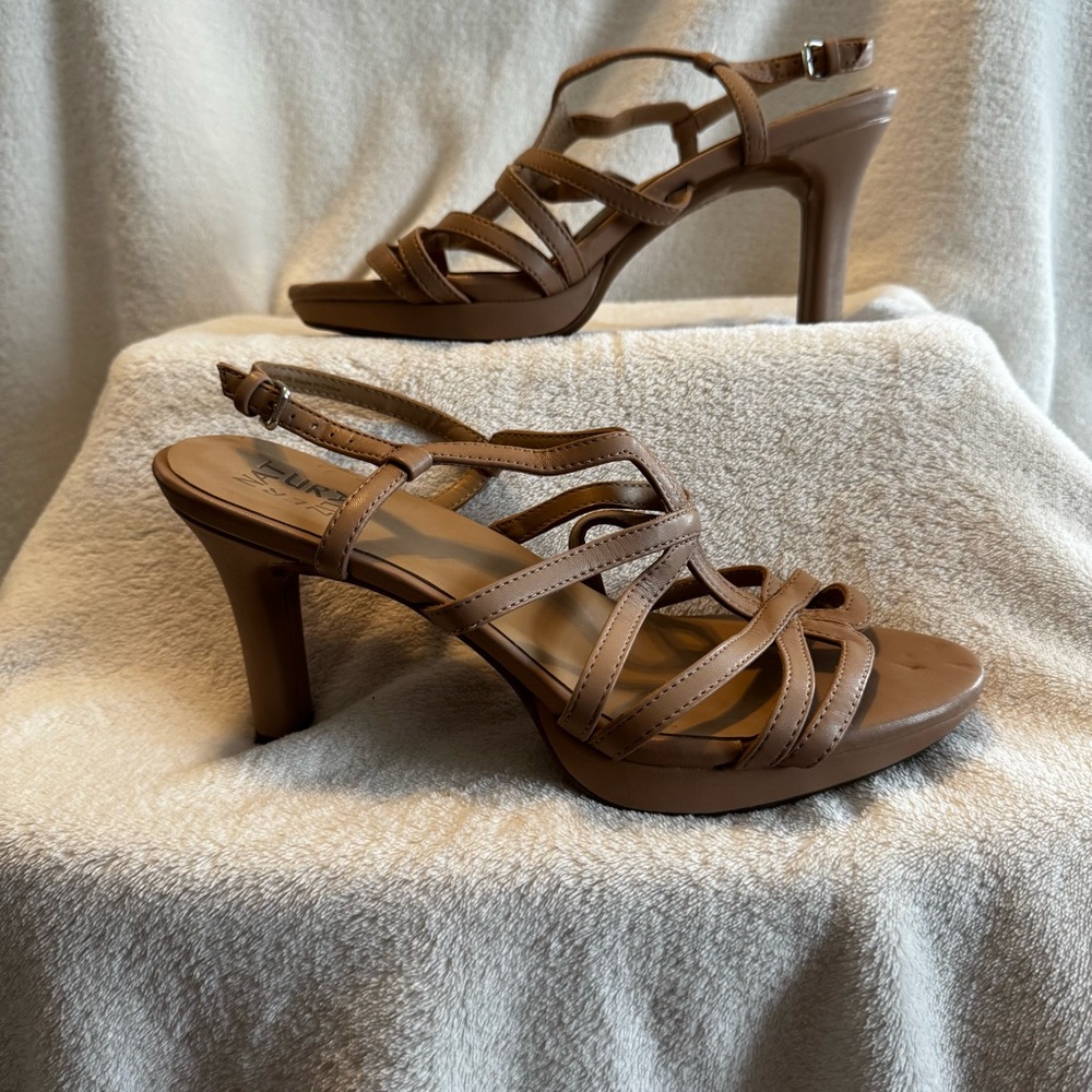 Naturalizer Tan Leather Heels with Stiletto Design